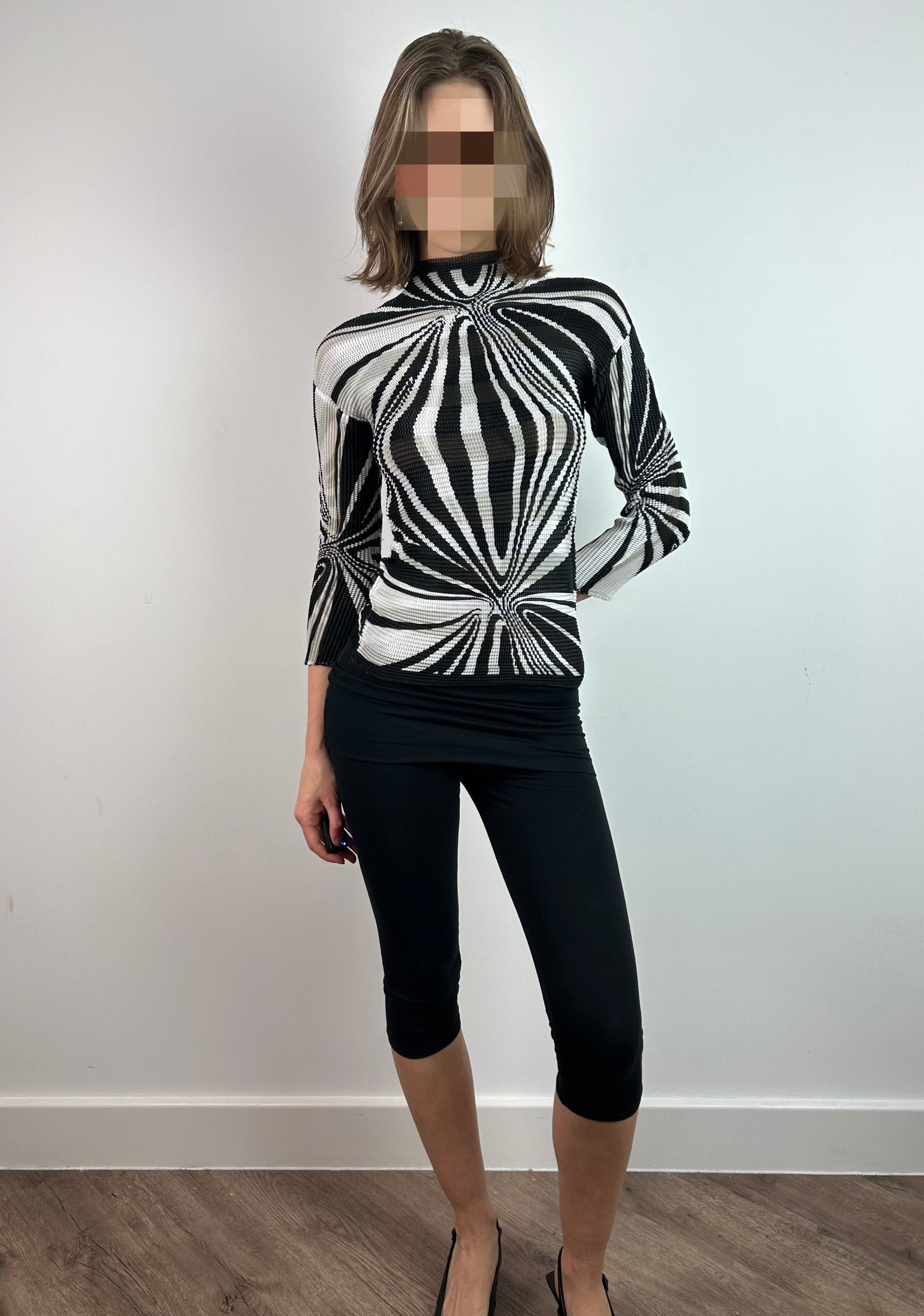 Abstract Plisse Turtleneck Top with 3/4 Sleeves