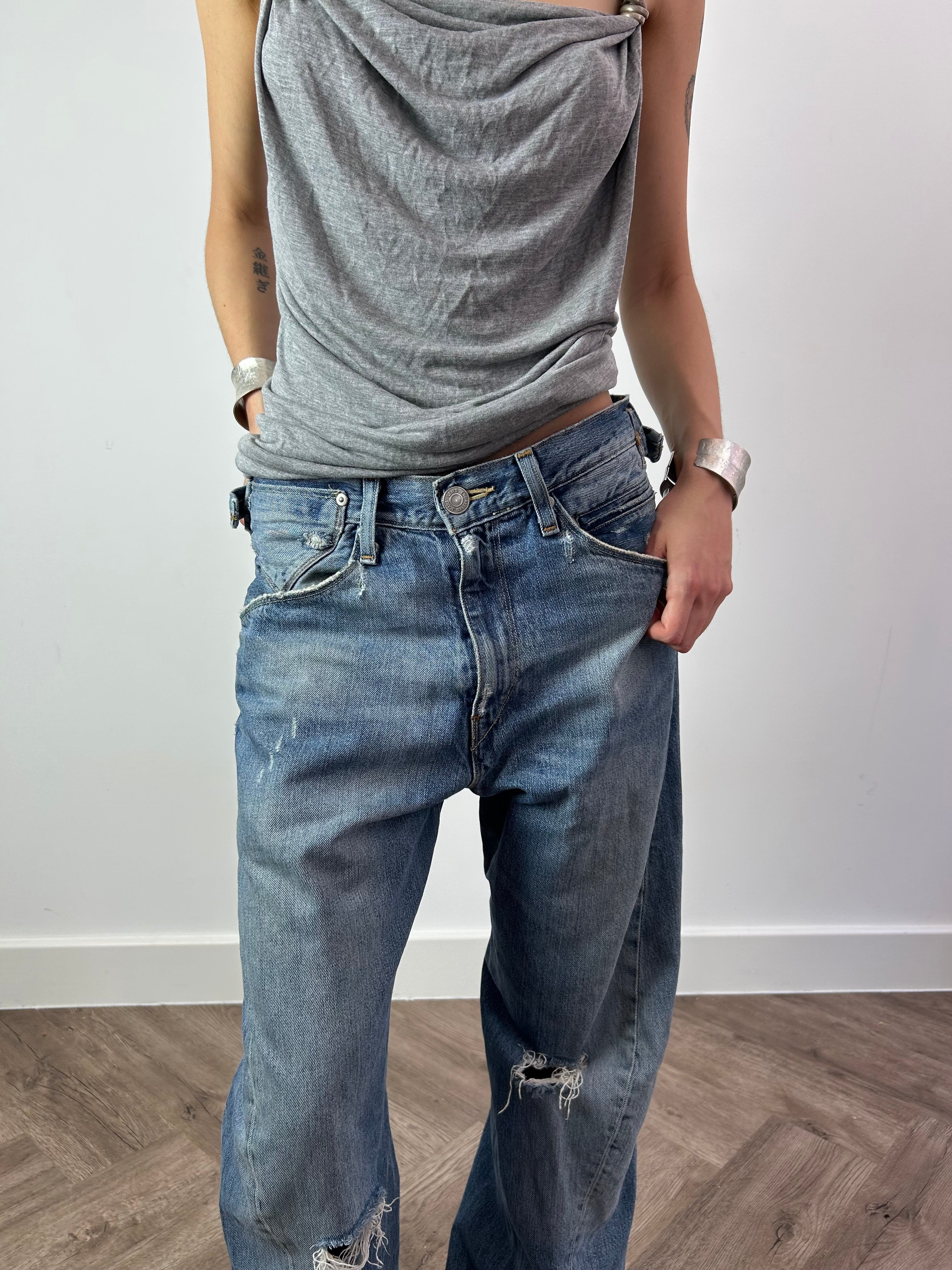 Distressed Twisted Seam Levi’s Engineered Jeans