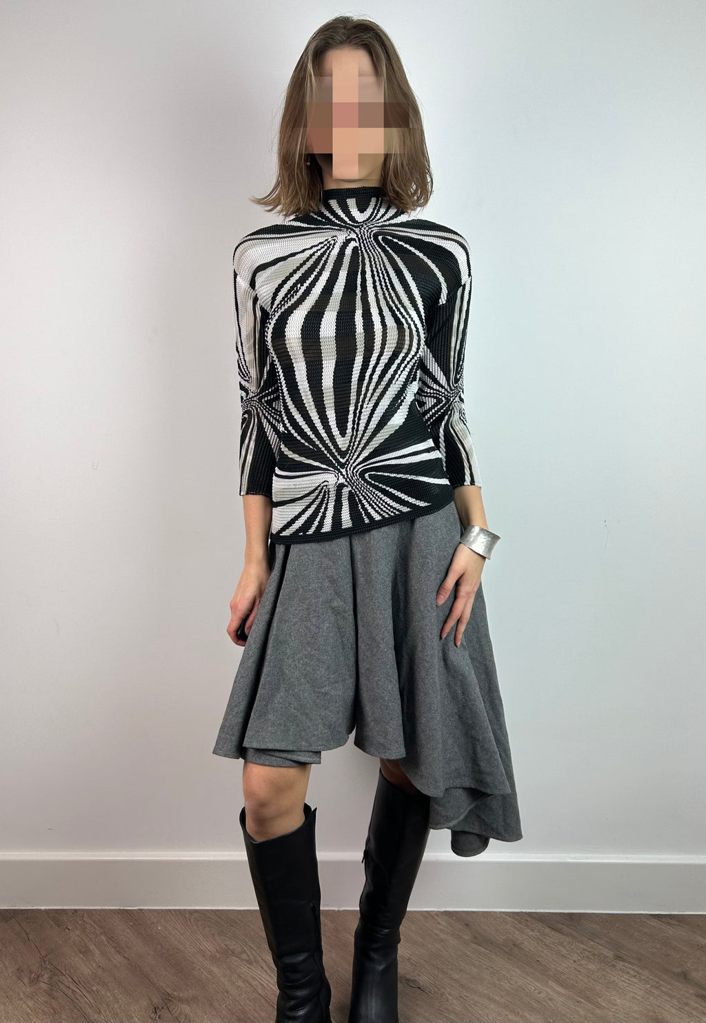 Abstract Plisse Turtleneck Top with 3/4 Sleeves