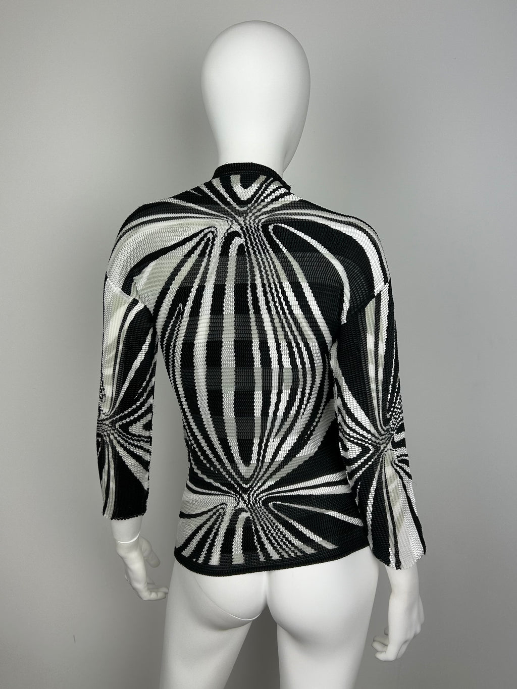 Crinkle Plisse Turtleneck Top with Geometric Print